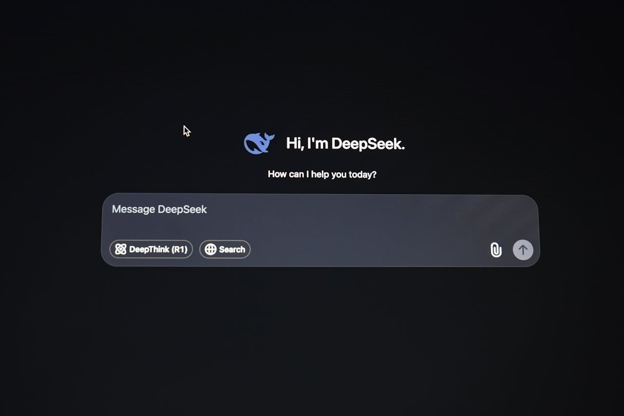 Image displaying DeepSeek AI interface for messaging and search functionality.